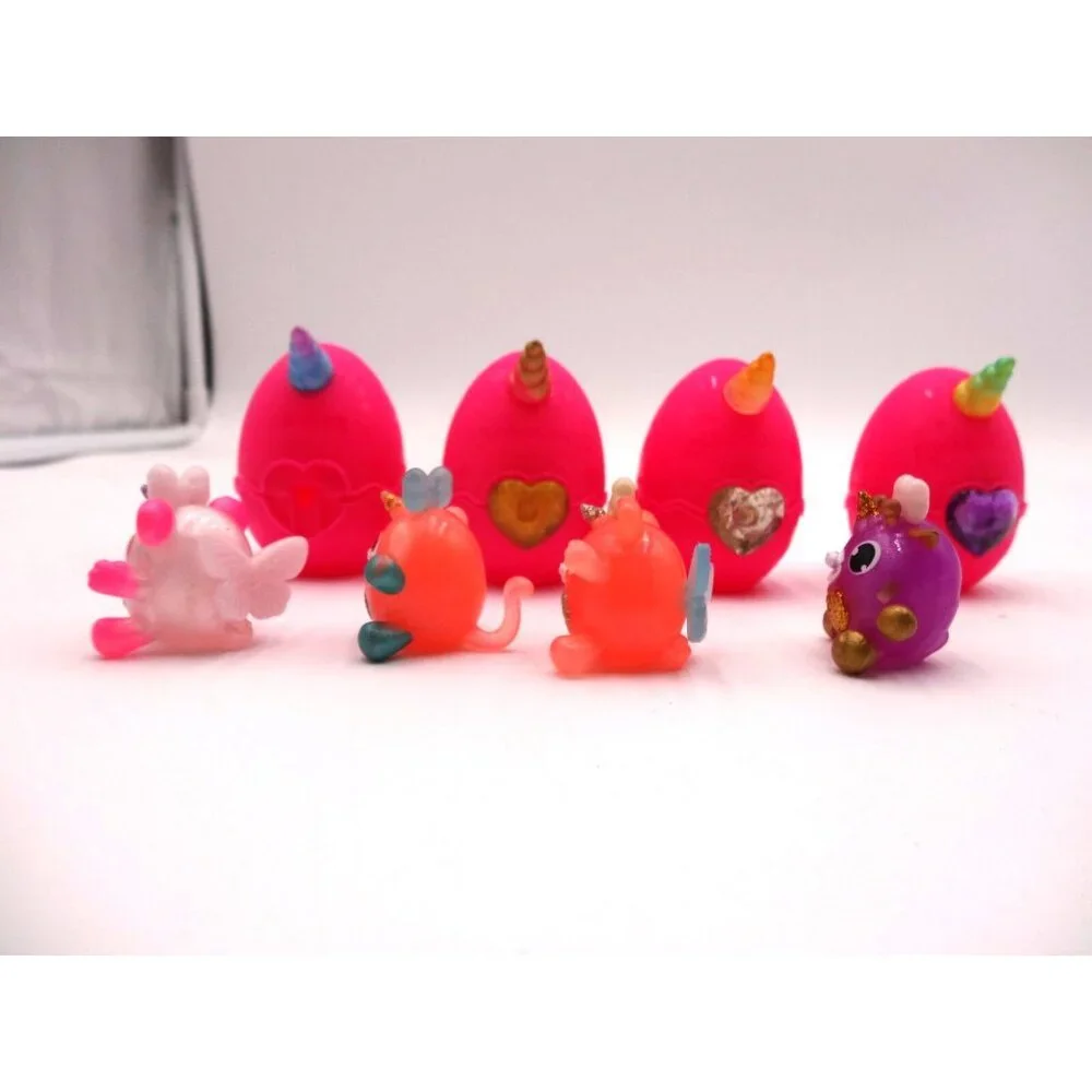 Rainbocorns Itzy Glitzy Surprise Mini Figure 4 Egg's With 4 Figures and Accessor
